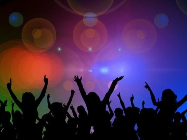 Como seria sua festa de aniversário perfeita.