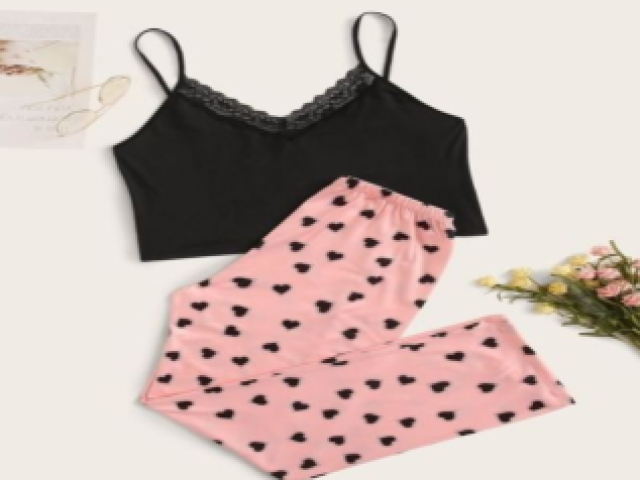 pra que pijama, se nós temos calça e blusa
\\(^ v ^ )