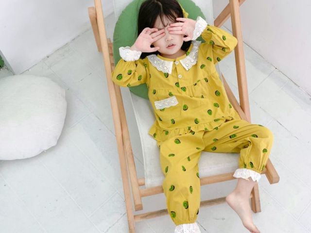 também pode ser esse fofo pijama de kiwi