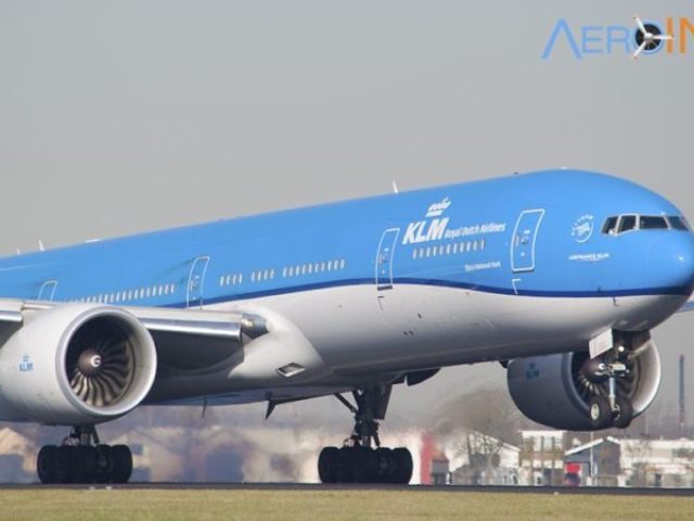 esse avião é o boieng 777-300ER