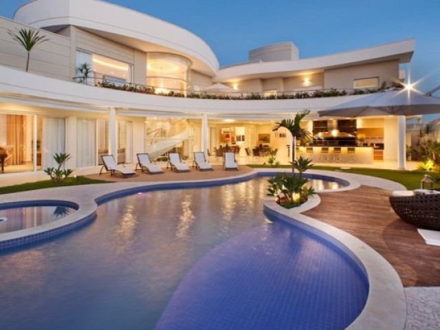 Luxuosa