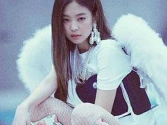 Jennie solo