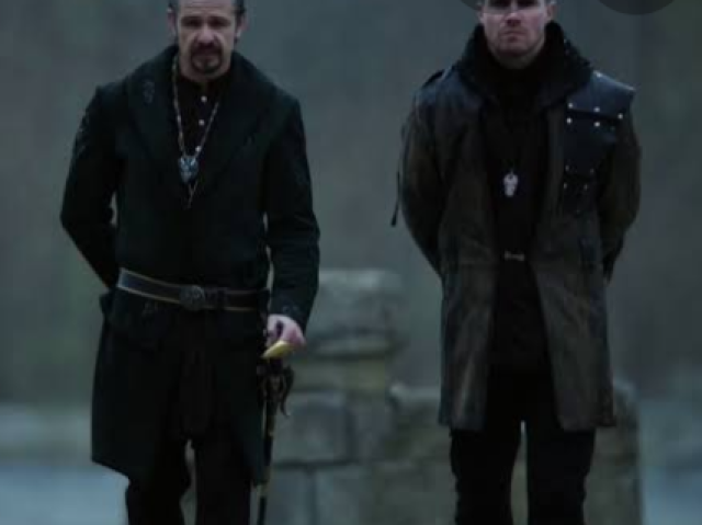 Transformar Oliver no seu substituto como Ra's Al'Ghul