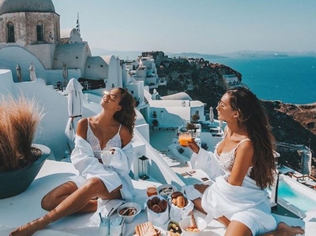 Santorini - Grécia
Pontos históricos, festas e as belas praias de Santorini e região.