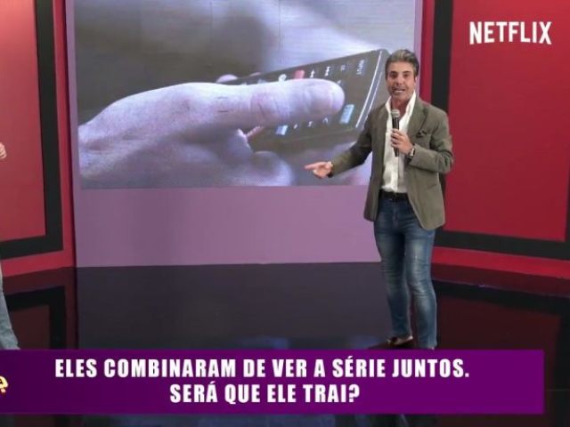 "Eles combinaram de ver série juntos. Será que ele trai?"