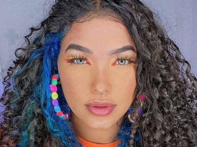 💙 Cacheada 💙
PS: o cabelo é médio, porém a imagem ficou cortada kk