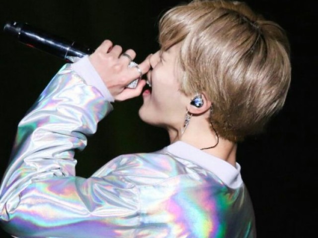 Com qual membro do BTS você faria um Feat?