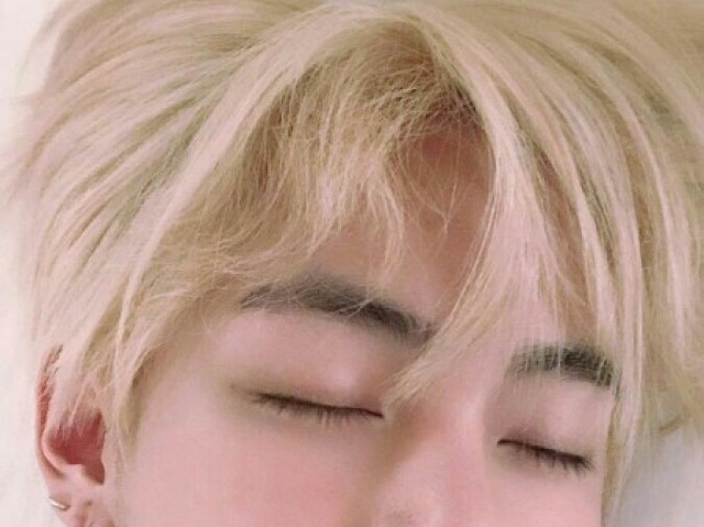 Fazer carinho no cabelo até ele dormir💕