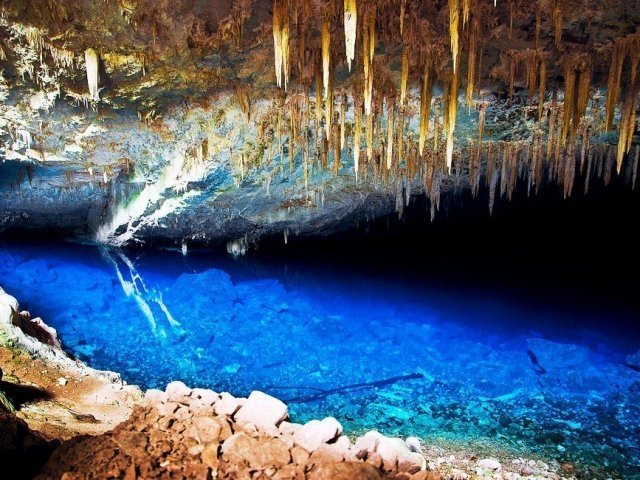 Grata da lagoa azul