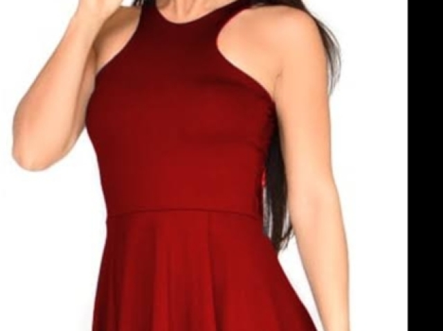 Vestido vermelho até o joelho