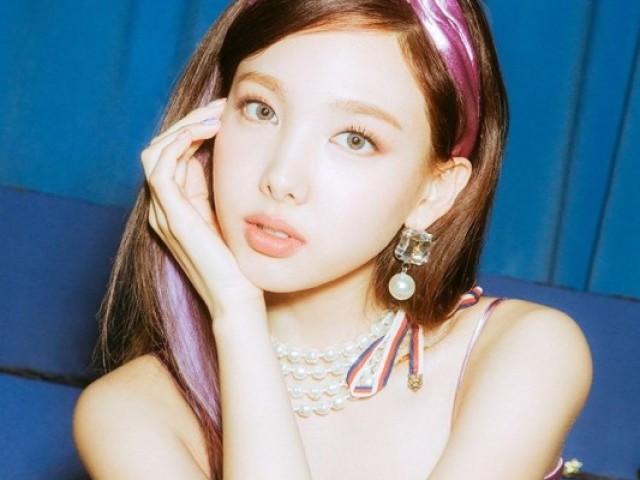 Nayeon (TWICE)