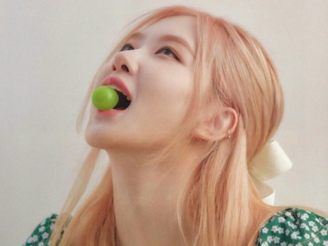 <Rosé>