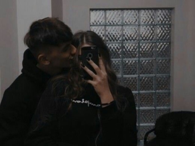 Foto que a mih postou
Legenda =minha vida