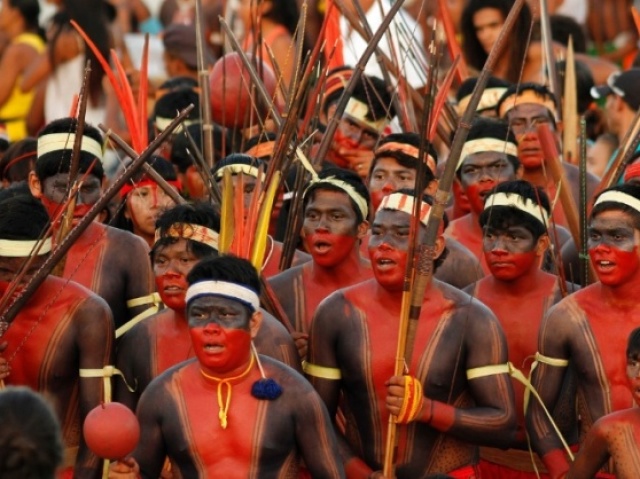 Índios da tribo Pataxó