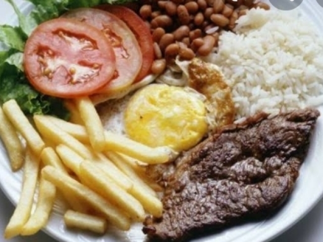 Você vai engordar comendo arroz viu e de um jeito ruim batat frita tbm engorda nene e faz mal dependo da carne