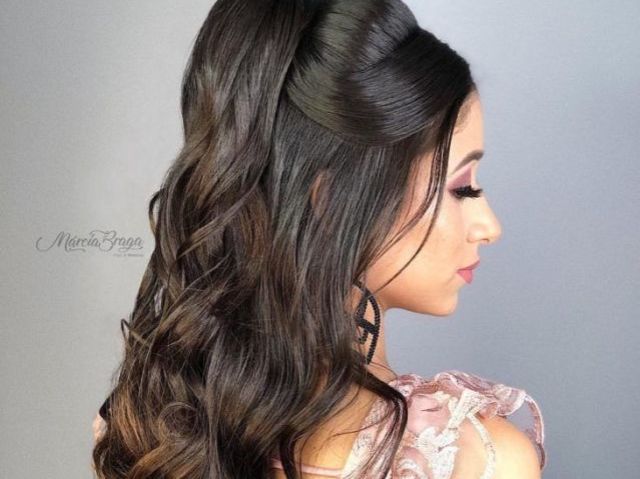 Cabelo longo com um LINDO penteado