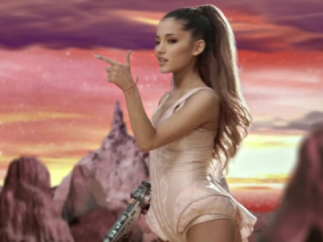 Ariana Grande - Break Free ft. Zedd