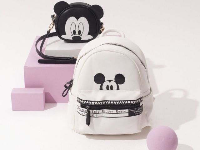 Mochila branca do Mickey