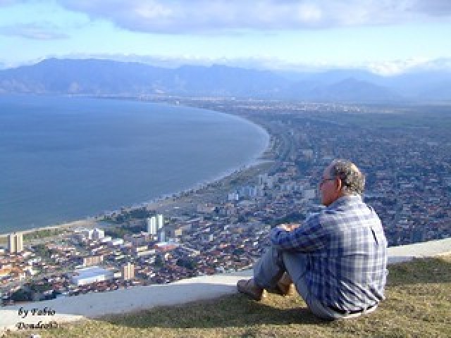 150 de feliz natal ,75 do dia do amigo e 75 de feliz ano novo!