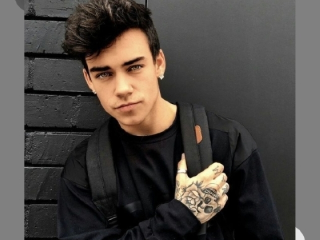 Mateus
Amigo tbm
Não é importante na história