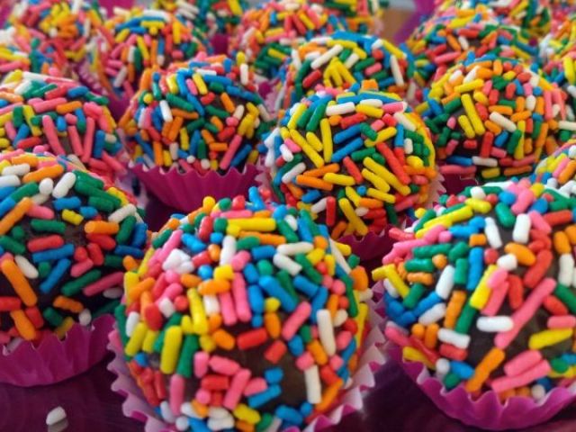 brigadeiro colorido