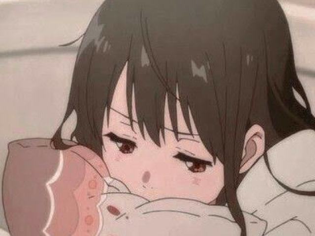 Yuri
Meio fria e anti social