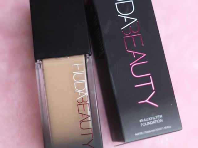 HUDA BEAUTY