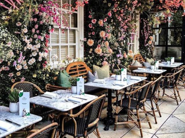 Tomar café da tarde em um dos melhores lugares da cidade