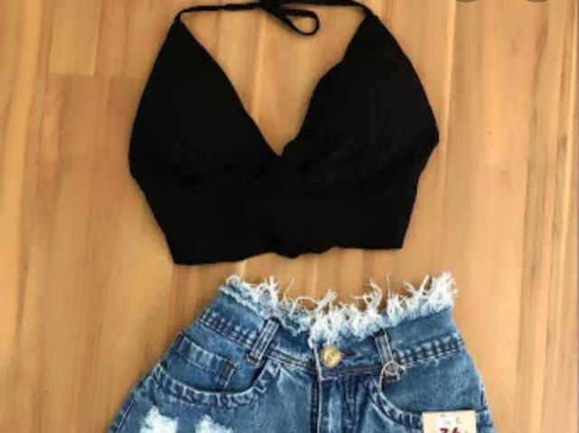 Cropped preto e um short ❤️