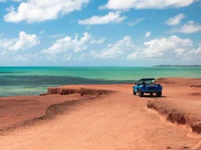 Na praia,
montanha em
lugares calmos pra um astral diferente e calmo.