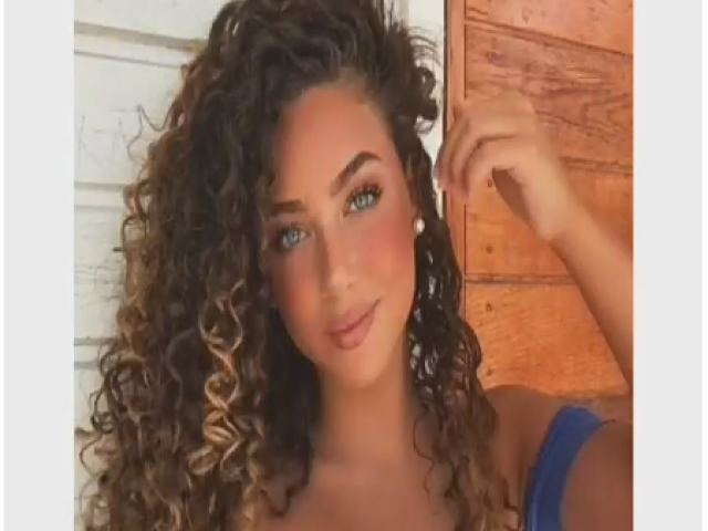 A cacheada mais linda do mundo π