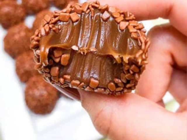 Brigadeiro 
*MEU PREFERIDO*