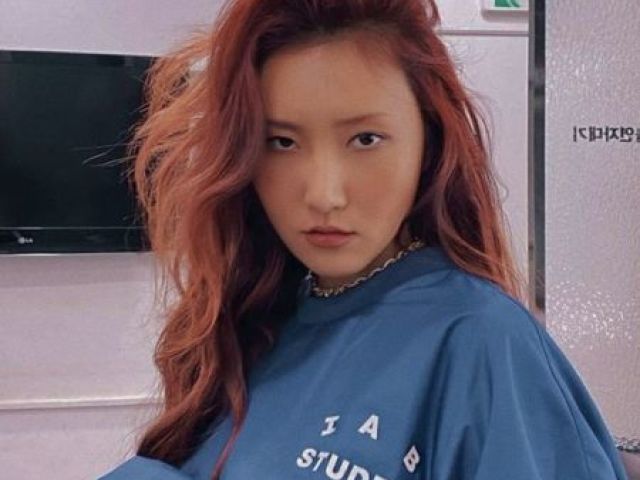 Hwasa (Mamamoo)