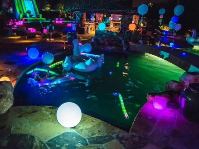 Neon!