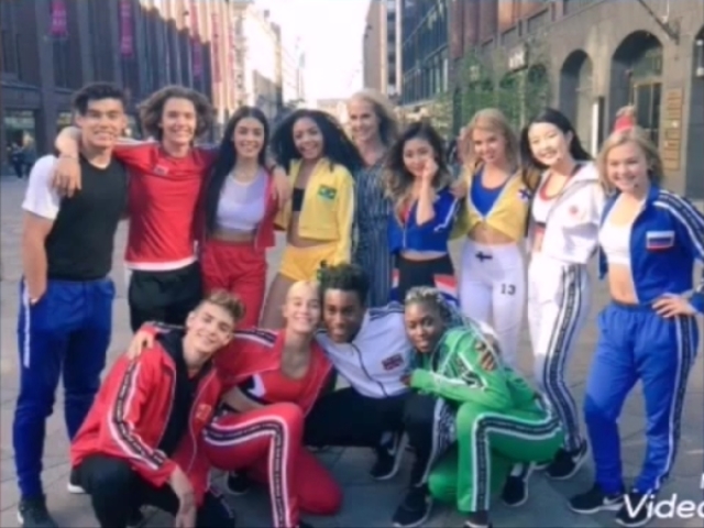 Entrou uma MENINA nova no NOW UNITED