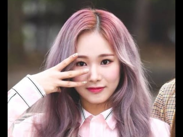 Mia
(Everglow)