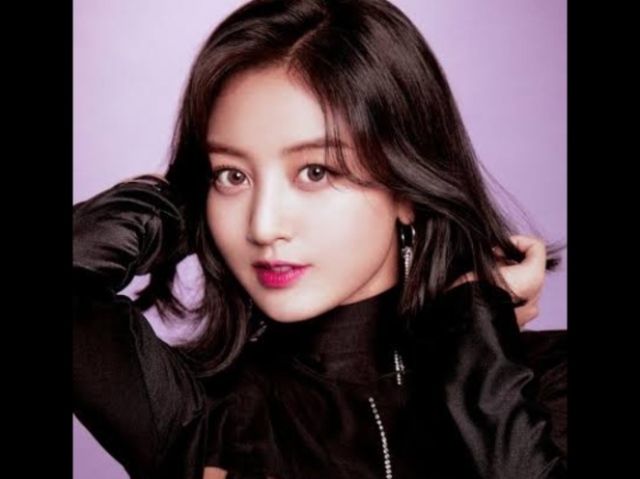 Jihyo
(Twice)