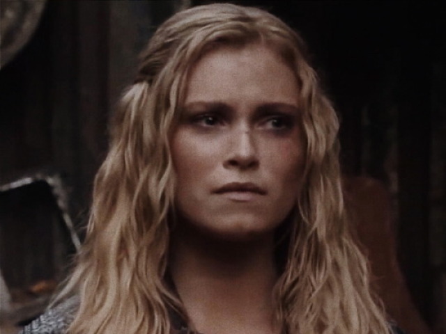 Eliza Taylor, pela sua nata líder Clarke Griffin