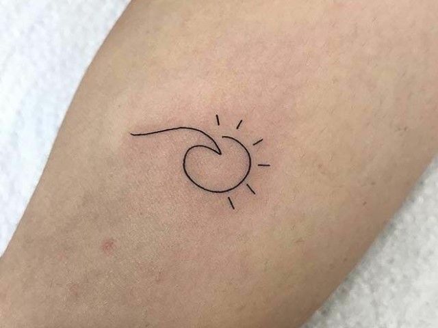 Tatuagem simples;