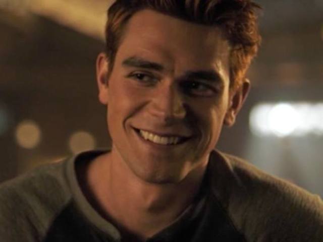 KJ Apa, que interpreta o sensível galã Archie Andrews