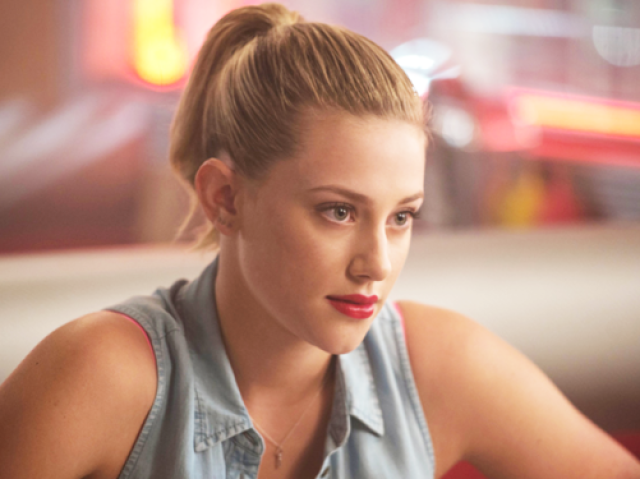 Lili Reinhart, pela sua intuitiva e corajosa Betty Cooper