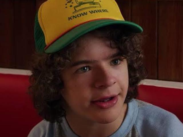 Gaten Matarazzo, por seu ingênuo e engraçado Dustin