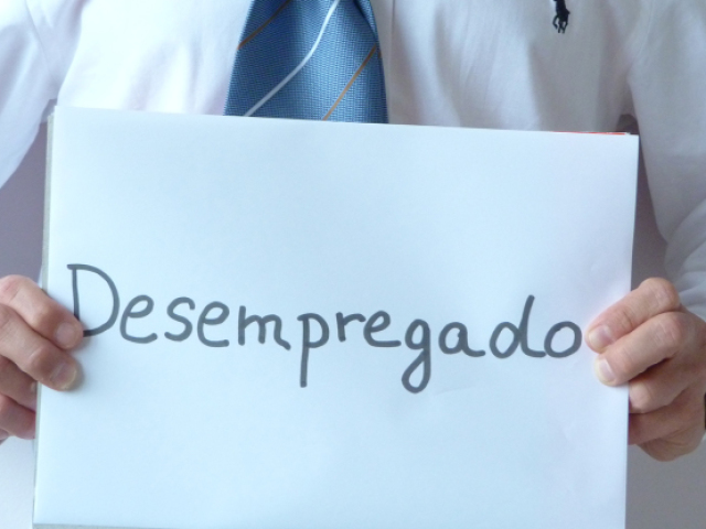 Do Desemprego.