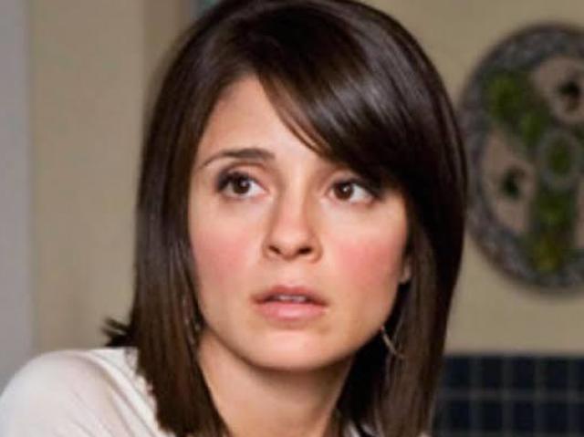 Shiri Appleby, por sua atrapalhada Cate