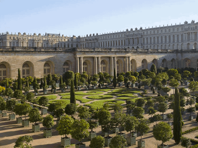 Escolheria um palácio, com inúmeros quartos e uma biblioteca incrível, uma coisa mais vintage. Com um lindo jardim