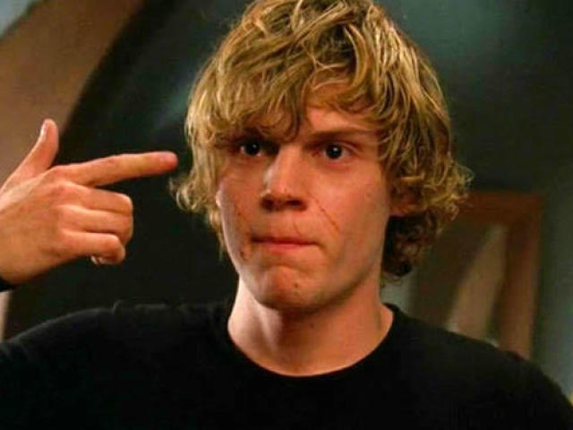 Evan Peters, como o perturbado e louco Tate