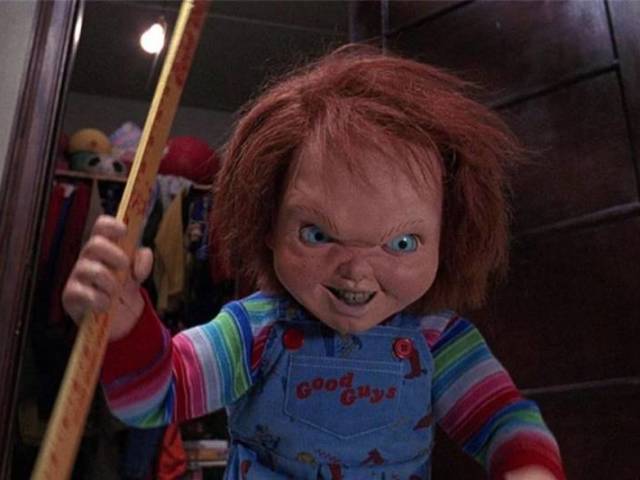 chucky, poder se camuflar depois de matar pessoas e ser um boneco