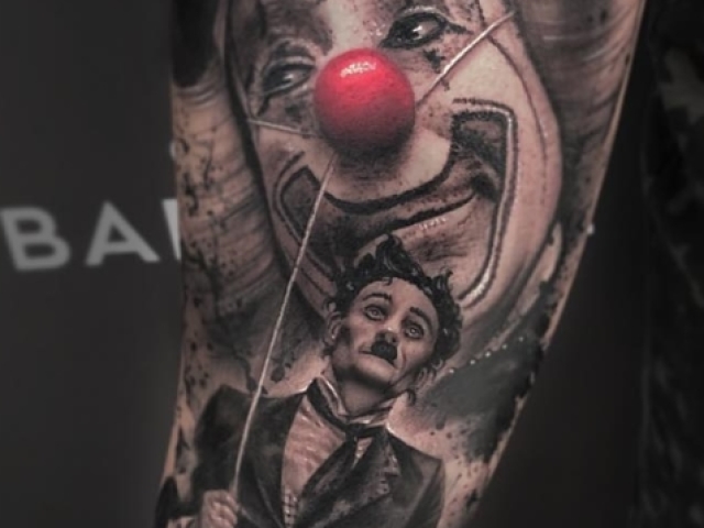 REALISTA (<-- sim, é uma tattoo!)