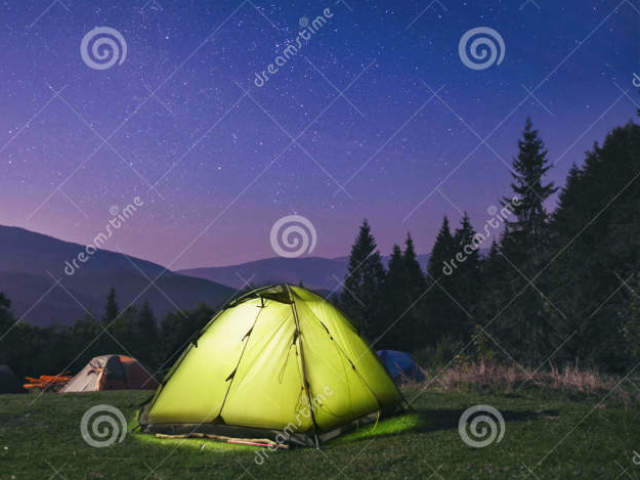 Ele estava acampando na ilha Mako com seu melhor amigo Cam na noite de lua cheia. Quando no meio da noite, foi explorar a ilha e acabou descobrindo uma entrada na caverna. Ele entrou e de repente, caiu na piscina da lua e virou um tritão ao tocar na agua.