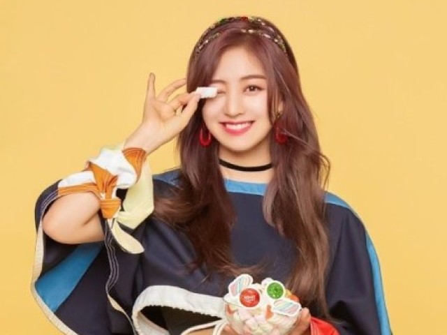 ir numa cafeteria com a Jihyo